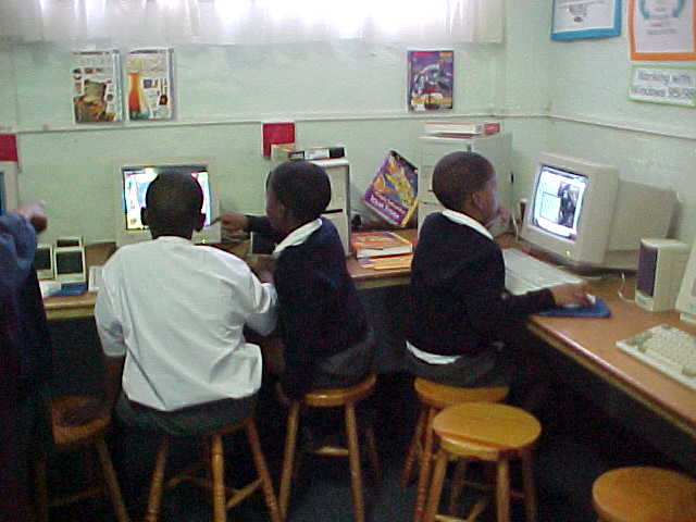 busy corner.jpg (34321 bytes)