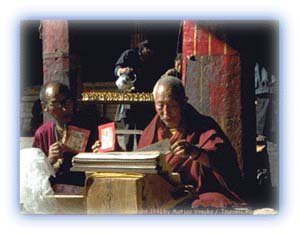 Chanting mantras in Jokhang Temple. Credit: Matjaz Vrecko